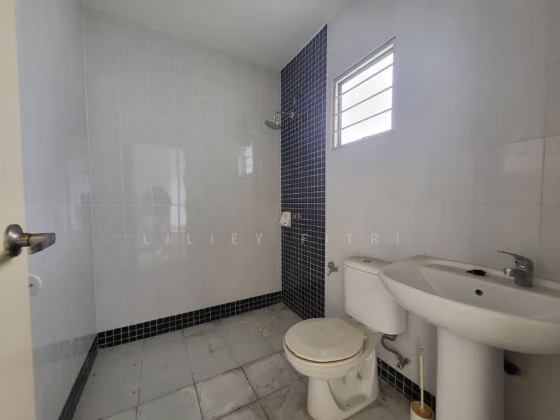 Bungalow for Sale in Kota Emerald (Rawang) - Liliey Fitri - Bathroom - PropertyGuru.com.my