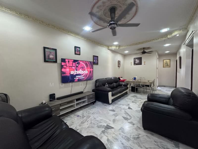 Rumah Teres 1 Tingkat untuk Dijual di Kajang (Selangor) - Mohd Faizal - Living Room - PropertyGuru.com.my