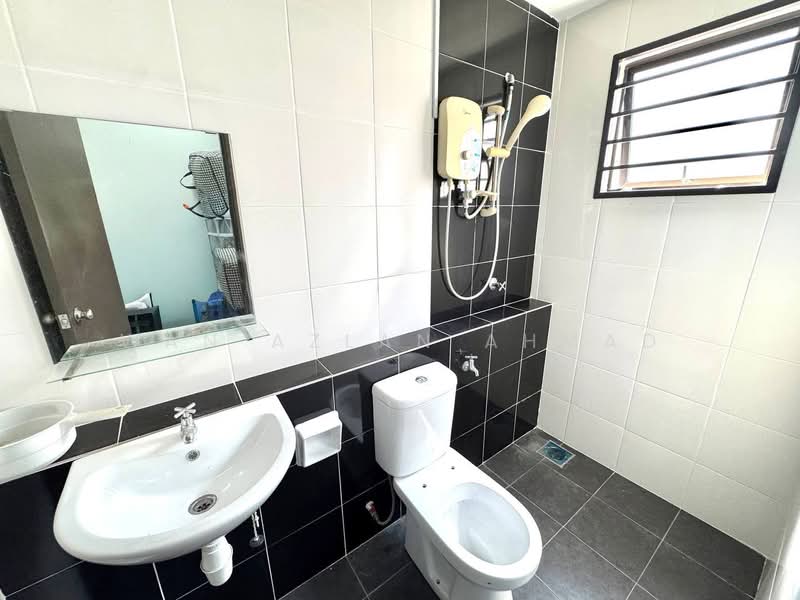 Rumah Teres 2 Tingkat untuk Dijual di Taman Saujana KLIA (Sepang) - Wan Azlan Ahmad - PropertyGuru.com.my