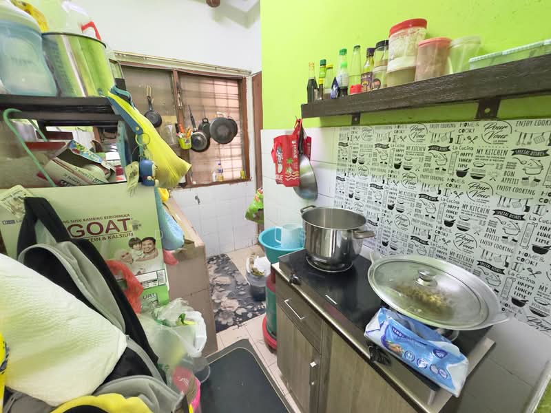 Pangsapuri untuk Dijual di Pangsapuri Lili - Adibah Salim - Kitchen - PropertyGuru.com.my