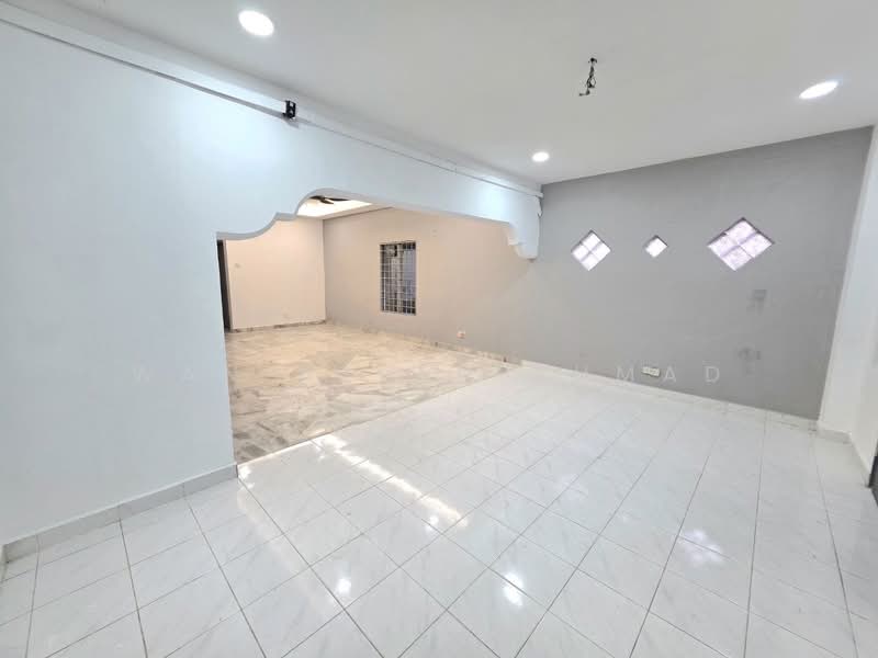 2-storey Terraced House for Sale in Bandar Tasik Puteri (Rawang) - Wan Azlan Ahmad - PropertyGuru.com.my