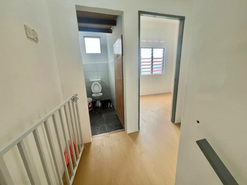 Rumah Teres 2 Tingkat untuk Dijual di Taman Sri Temenggong Fasa 2 (Muar) - Win Lim - Bathroom - PropertyGuru.com.my
