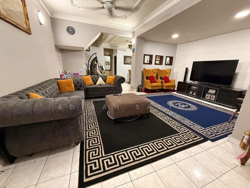 Rumah Teres 2 Tingkat untuk Dijual di Seksyen 8 (Shah Alam) - Adibah Salim - Living Room - PropertyGuru.com.my