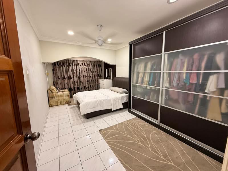 Rumah Teres 2 Tingkat untuk Dijual di Seksyen 8 (Shah Alam) - Adibah Salim - Bedroom - PropertyGuru.com.my