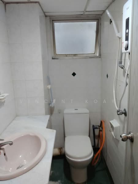 Condominium for Rent at N-Park Condominium - Vincent Koay - Bathroom - PropertyGuru.com.my