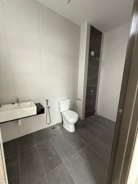 Rumah Berkembar untuk Disewa di Balik Pulau (Penang) - Leong . - Bathroom - PropertyGuru.com.my