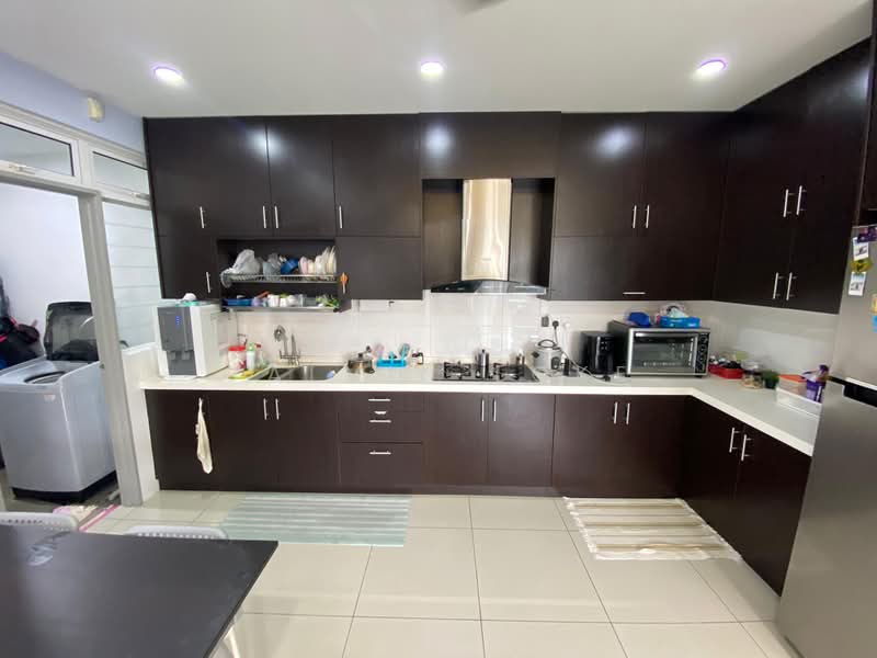 Kondominium untuk Disewa di Dwiputra Residences - Calvin Loke - Kitchen - PropertyGuru.com.my