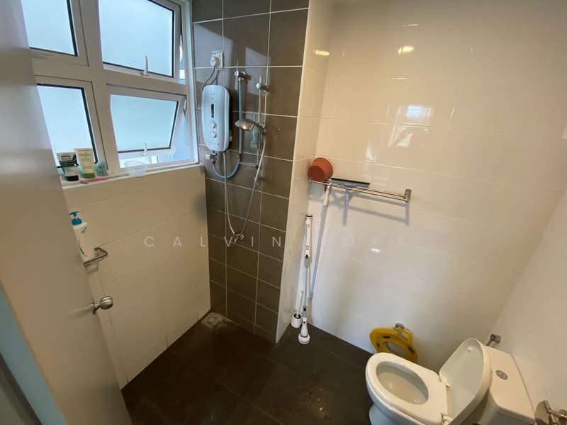 Kondominium untuk Disewa di Dwiputra Residences - Calvin Loke - Bathroom - PropertyGuru.com.my