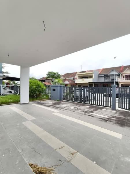 Semi-Detached House for Sale in Mutiara Rini (Skudai) - See Yin . - Exterior - PropertyGuru.com.my