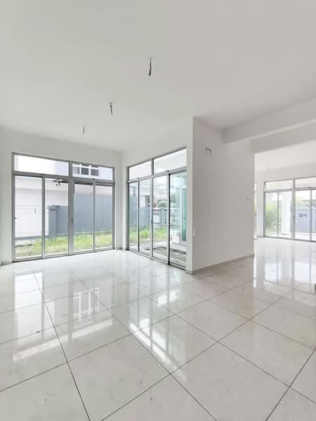 Semi-Detached House for Sale in Mutiara Rini (Skudai) - See Yin . - Living Room - PropertyGuru.com.my