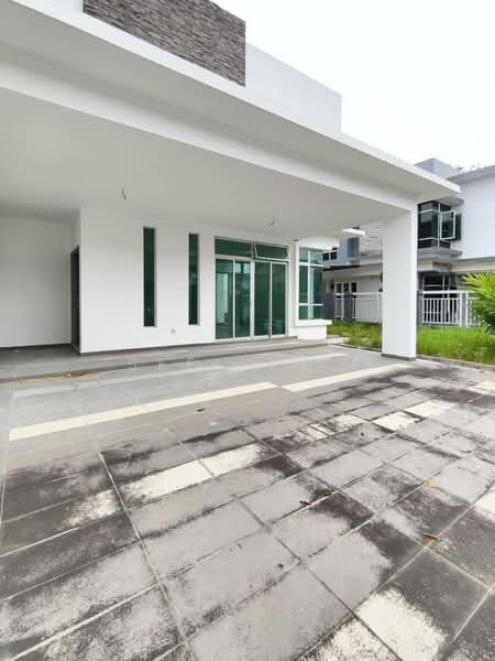 Semi-Detached House for Sale in Mutiara Rini (Skudai) - See Yin . - Exterior - PropertyGuru.com.my
