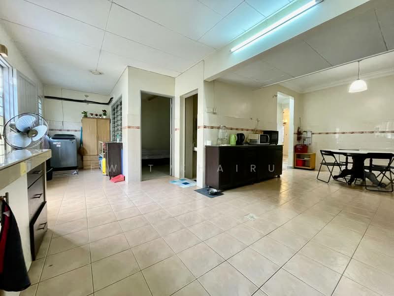 2-storey Terraced House for Sale in Putra Heights (Subang Jaya) - Ewat Khairul - Kitchen - PropertyGuru.com.my