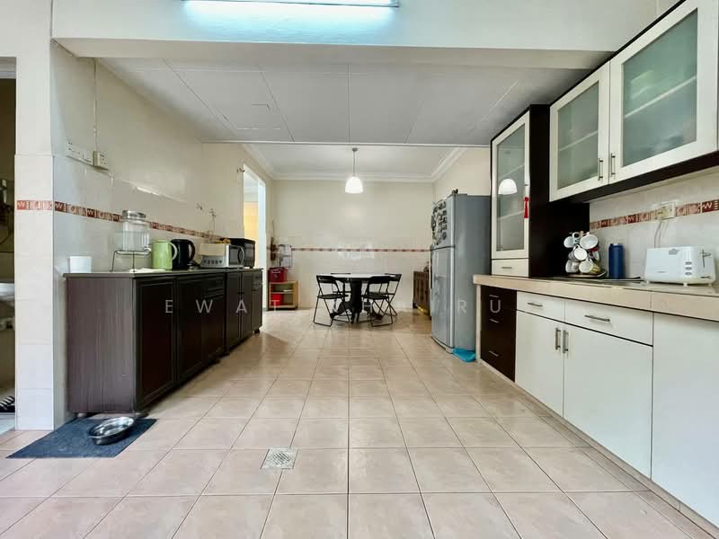 2-storey Terraced House for Sale in Putra Heights (Subang Jaya) - Ewat Khairul - Kitchen - PropertyGuru.com.my