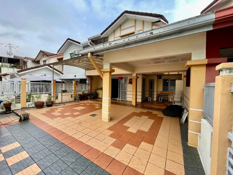 2-storey Terraced House for Sale in Putra Heights (Subang Jaya) - Ewat Khairul - Exterior - PropertyGuru.com.my