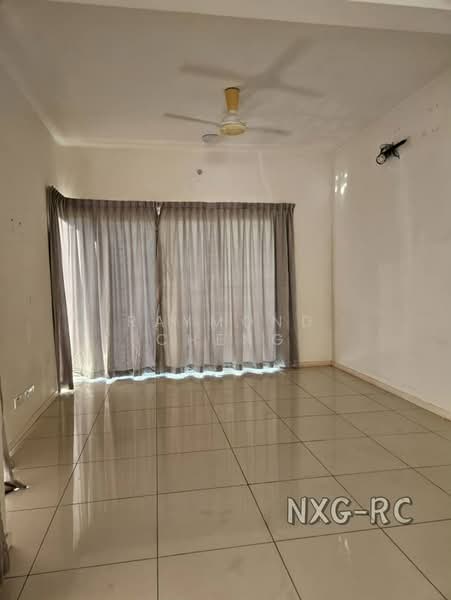 Rumah Teres untuk Dijual di Bandar Tropicana Aman (Telok Panglima Garang) - Raymond Cheng - Living Room - PropertyGuru.com.my