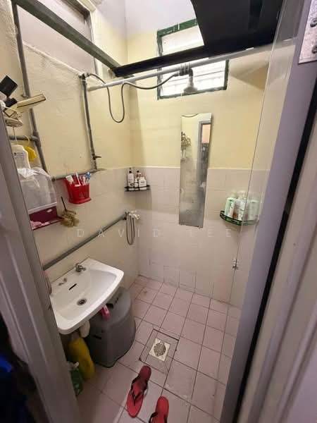 1-storey Terraced House for Sale in Taman Jawi Jaya (Sungai Jawi) - David Lee - Bathroom - PropertyGuru.com.my