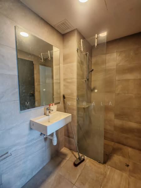 Servis Apartment untuk Disewa di Henna Residence @ The Quartz WM - Melvin Bala - Bathroom - PropertyGuru.com.my