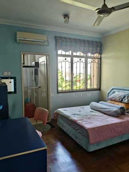 Semi-Detached House for Rent in Taman Impian Emas (Skudai) - Tony Lim - Bedroom - PropertyGuru.com.my