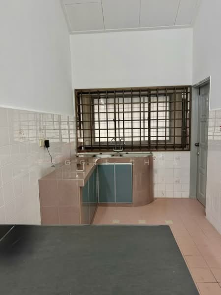 Rumah Teres 1 Tingkat untuk Disewa di Taman Perling (Perling) - Peggie Chua - Kitchen - PropertyGuru.com.my