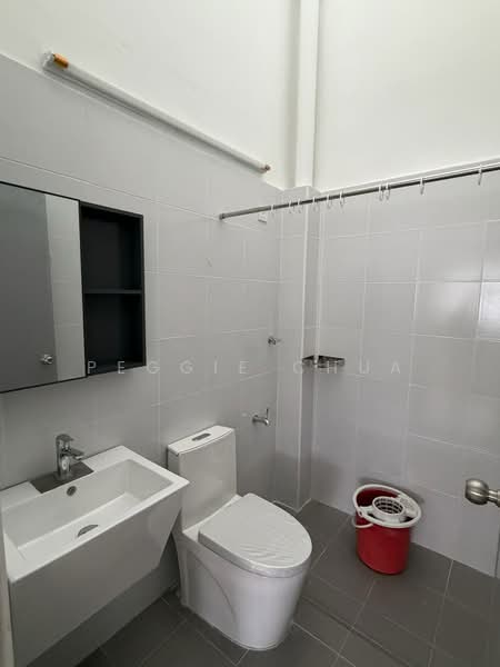Rumah Teres 1 Tingkat untuk Disewa di Taman Perling (Perling) - Peggie Chua - Bathroom - PropertyGuru.com.my