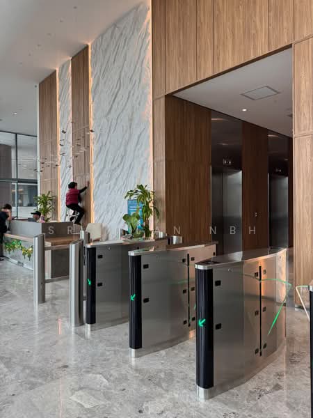 Pejabat untuk Dijual di Seksyen U13 (Setia Alam) - Sr. Alan NBH - Entrance - PropertyGuru.com.my