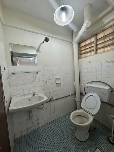 Apartment for Rent at Pangsapuri Sentul Utara - Tiffany Tan - Bathroom - PropertyGuru.com.my