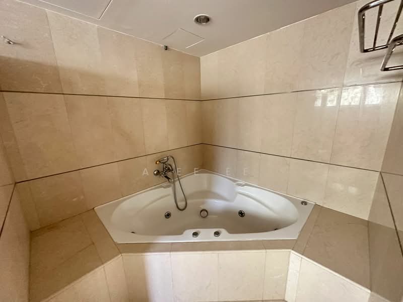 Kondominium untuk Dijual di Diamond Villa Condominium - A Ee Ee - Bathroom - PropertyGuru.com.my