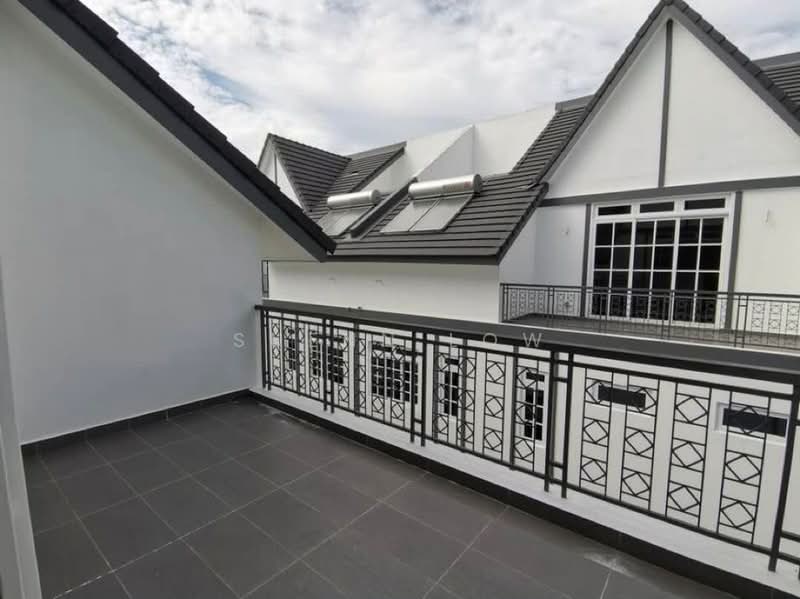 Rumah Kluster untuk Dijual di Taman Ekoflora (Johor Bahru) - Suenn Low - Balcony - PropertyGuru.com.my