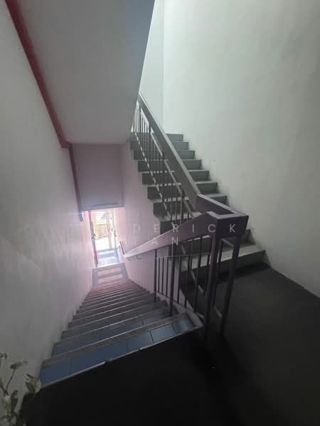 Shop / Office for Rent in Bandar Puteri Puchong (Puchong) - Frederick Tan - Corridor - PropertyGuru.com.my