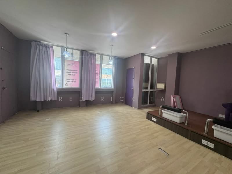 Shop / Office for Rent in Bandar Puteri Puchong (Puchong) - Frederick Tan - Interior - PropertyGuru.com.my