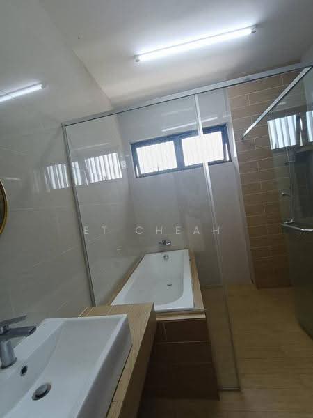 Semi-Detached House for Sale in Eco Sanctuary (Telok Panglima Garang) - ET Cheah - Bathroom - PropertyGuru.com.my