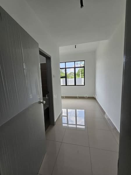 Terraced House for Sale in Taman Ponderosa (Johor Bahru) - Suenn Low - Corridor - PropertyGuru.com.my