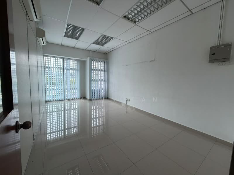 Kedai untuk Disewa di Taman Gaya (Ulu Tiram) - Kavin Tan - Interior - PropertyGuru.com.my