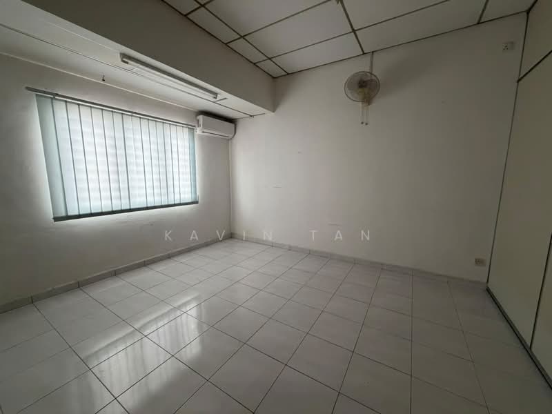 Kedai untuk Disewa di Taman Gaya (Ulu Tiram) - Kavin Tan - Interior - PropertyGuru.com.my