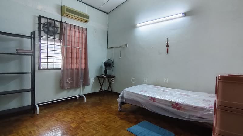 2-storey Terraced House for Rent in Taman Ipoh Jaya (Ipoh) - Chris Chin - Bedroom - PropertyGuru.com.my