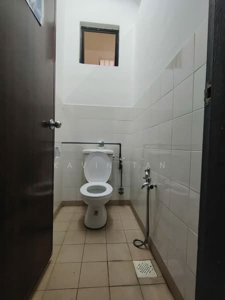 Kedai untuk Disewa di Masai (Johor) - Kavin Tan - Bathroom - PropertyGuru.com.my