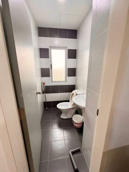 Pangsapuri untuk Disewa di Camellia Residence - Jennifer Tee - Bathroom - PropertyGuru.com.my