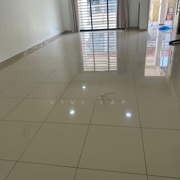 Rumah Teres 2 Tingkat untuk Disewa di Alam Damai (Cheras) - Vivi Yap - Living Room - PropertyGuru.com.my