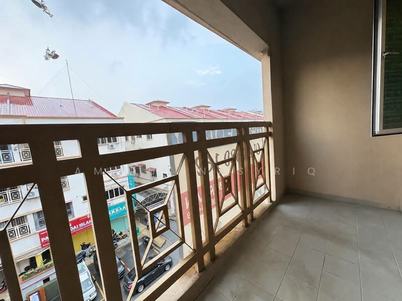 Pangsapuri untuk Dijual di Sri Manja Square Petaling Jaya - Amirul Nasyriq - Balcony - PropertyGuru.com.my
