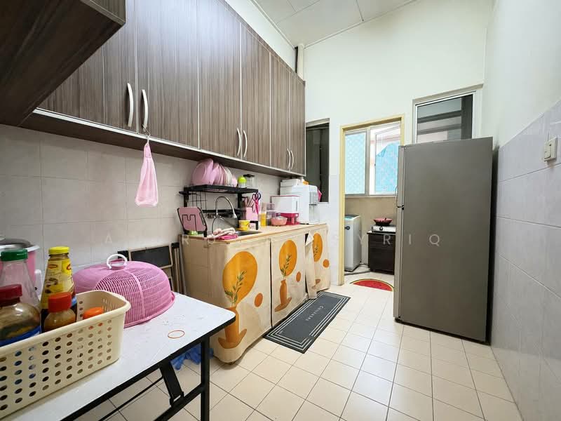 Pangsapuri untuk Dijual di Sri Manja Square Petaling Jaya - Amirul Nasyriq - Kitchen - PropertyGuru.com.my