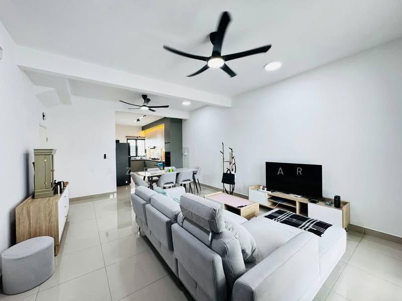 2-storey Terraced House for Sale in Kajang 2 (Kajang) - Hazeman Omar - Living Room - PropertyGuru.com.my