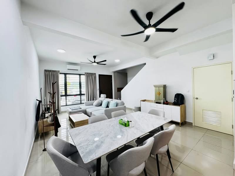 2-storey Terraced House for Sale in Kajang 2 (Kajang) - Hazeman Omar - Living Room - PropertyGuru.com.my