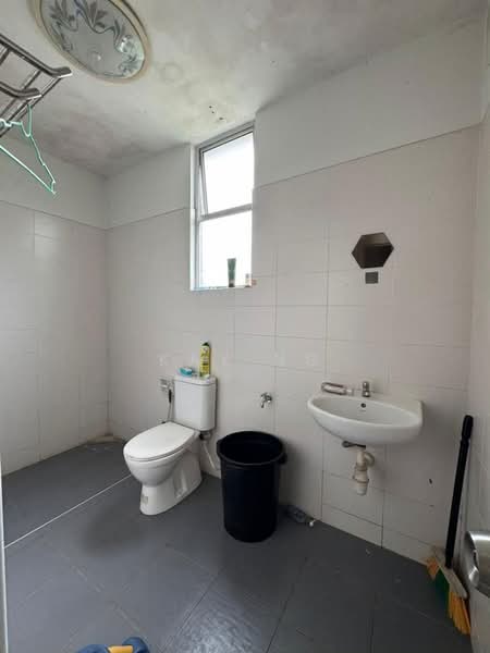 2-storey Terraced House for Sale in Bandar Seri Alam (Masai) - Kay Ng - Bathroom - PropertyGuru.com.my
