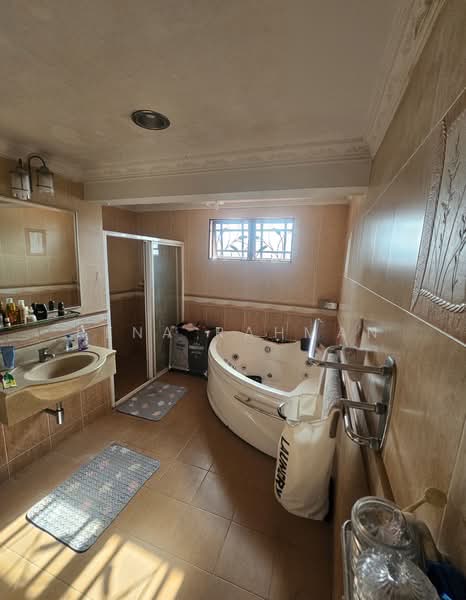 Rumah Teres 2 Tingkat untuk Dijual di Seksyen 8 (Shah Alam) - Rena Rahman - Bathroom - PropertyGuru.com.my