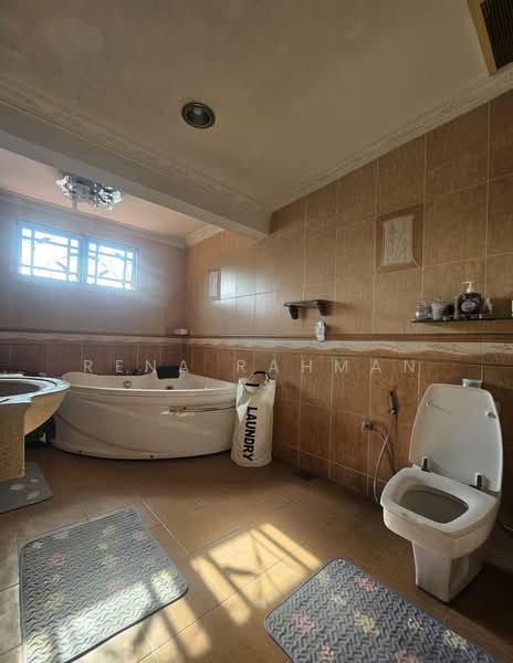 Rumah Teres 2 Tingkat untuk Dijual di Seksyen 8 (Shah Alam) - Rena Rahman - Bathroom - PropertyGuru.com.my