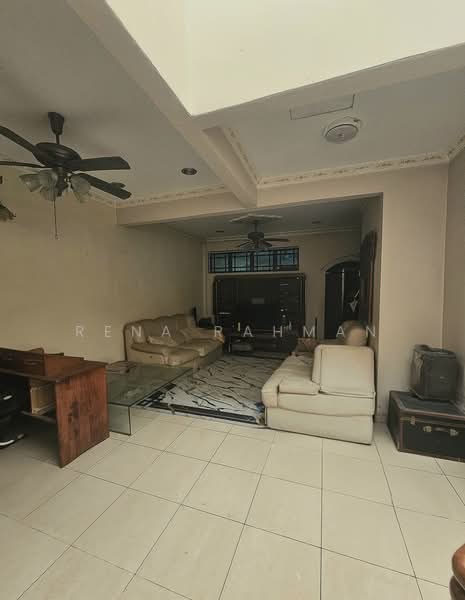 Rumah Teres 2 Tingkat untuk Dijual di Seksyen 8 (Shah Alam) - Rena Rahman - Living Room - PropertyGuru.com.my