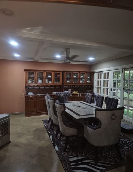 Rumah Teres 2 Tingkat untuk Dijual di Seksyen 8 (Shah Alam) - Rena Rahman - Dining Room - PropertyGuru.com.my