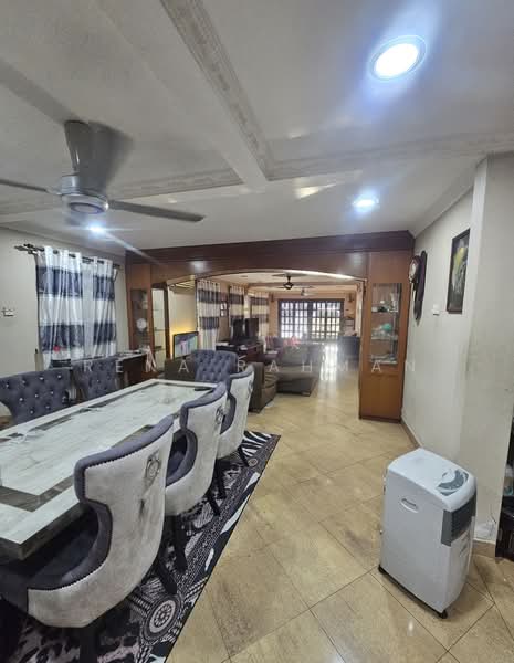 Rumah Teres 2 Tingkat untuk Dijual di Seksyen 8 (Shah Alam) - Rena Rahman - Living Room - PropertyGuru.com.my