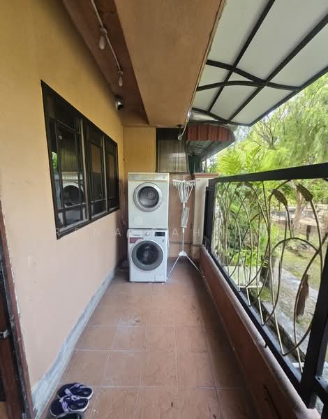 Rumah Teres 2 Tingkat untuk Dijual di Seksyen 8 (Shah Alam) - Rena Rahman - Balcony - PropertyGuru.com.my