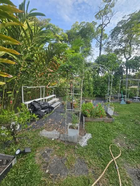 Rumah Teres 2 Tingkat untuk Dijual di Seksyen 8 (Shah Alam) - Rena Rahman - Garden - PropertyGuru.com.my